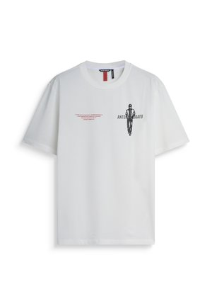 BOXY IN RED TAG - Camiseta estampada - white