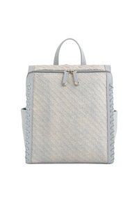 Rucsac gri țesut cu o suprafață texturată, având un mâner superior și închideri cu fermoar pe lateral. Accentuat cu părți împletite și o curea netedă.