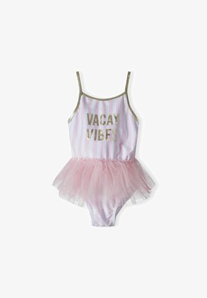 Costum de baie dintr-o bucată cu dungi roz și albe, accente aurii și o fustă din tulle. Textul spune "VACAY VIBES" în folie aurie.