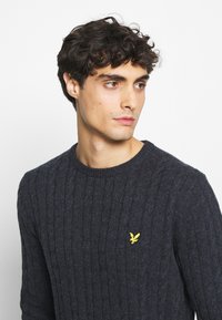 Lyle & Scott CABLE JUMPER - Vesta - dark navy marl