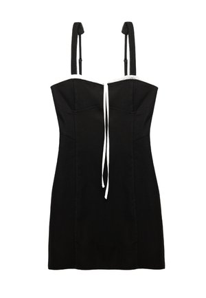 Zwarte aansluitende jurk met een gestructureerde corsage, verstelbare bandjes en een witte strik aan de voorkant. Gladde stof met een elegante uitstraling.