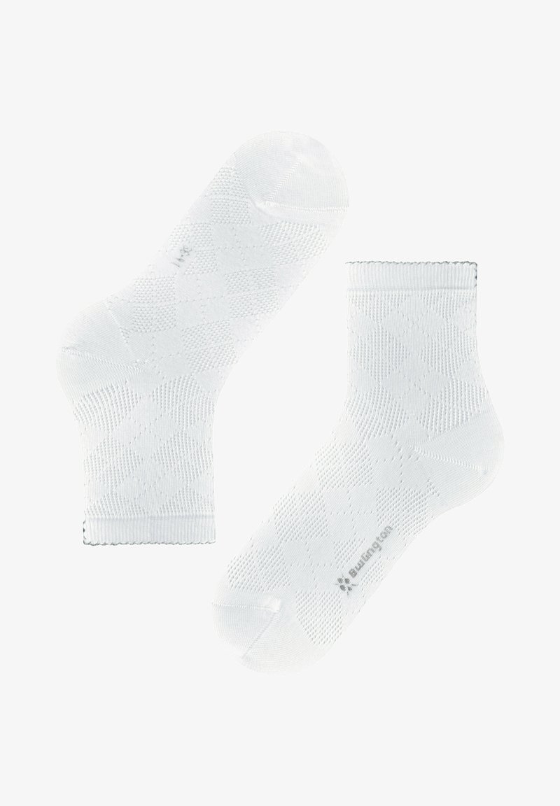 White ankle socks featuring a textured diamond pattern. Made from a cotton blend, they have a ribbed cuff and a reinforced heel.