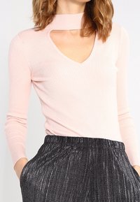 River Island Stickad tröja - nude