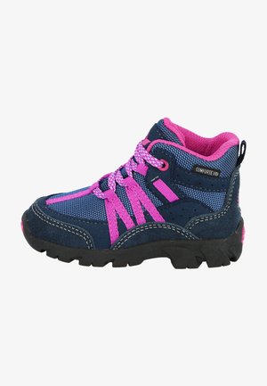 Marineblaue Wanderschuhe mit einem Mesh-Obermaterial und pinken Akzenten, Gummisohle und pinken Schnürsenkeln. Leichtes Design mit gepolsterter Lasche.