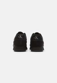 Calvin Klein Jeans RETRO RUNNER ICONIC - Tenisice - triple black