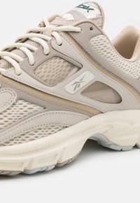Reebok Classic PREMIER TRINITY  - Sportcipő - bon/ash/moonst