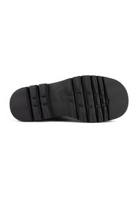 L37 Kozačky na platformě - black