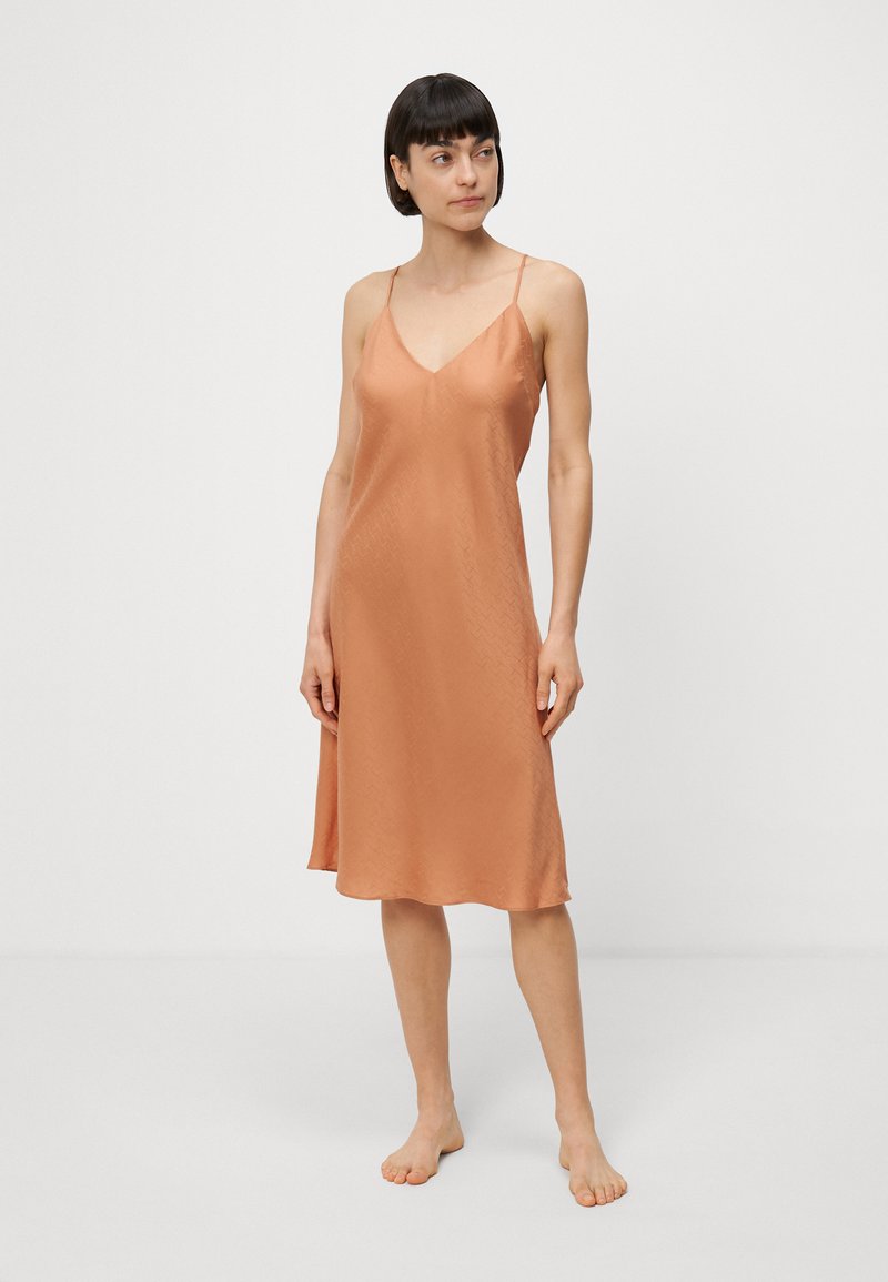 Triumph Nachtjapon cognac