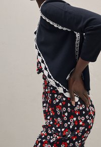 MOSCHINO Kofta - black