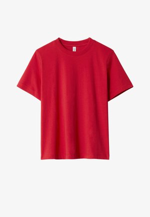 Red cotton t-shirt with short sleeves and a crew neck. Features a plain design, smooth texture, and a straight cut at the hem.