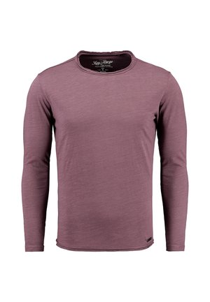 Camicia a maniche lunghe di un colore mauve tenue, con scollatura rotonda, superficie morbida e un piccolo logo del marchio vicino all'orlo.