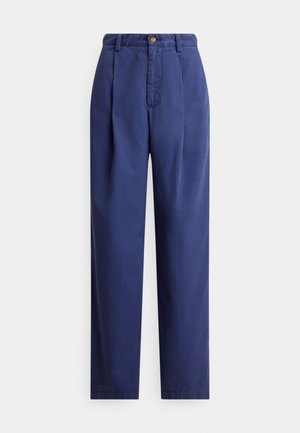 RELAXED FIT PLEATED CHINO PANT - Bukser - blue