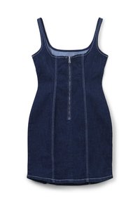 Robe en denim avec une coupe ajustée, de couleur bleu foncé, avec des bretelles et une fermeture éclair à l'avant. Présente des coutures blanches contrastantes et des coutures verticales.