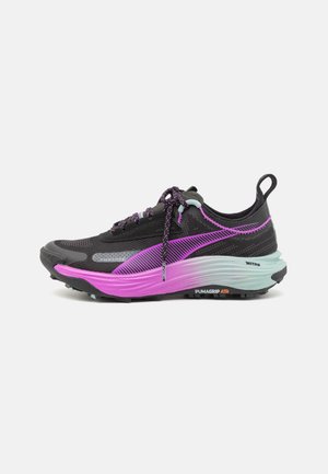 VOYAGE NITRO 3 TECH - Scarpe da corsa su strada - black/pure magenta/modern mint