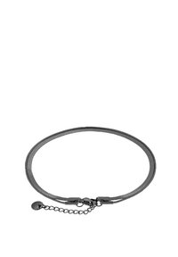 Chocker in metallo a rete nera, con design elegante e superficie liscia, chiusura a catena regolabile e ganci minimalisti.