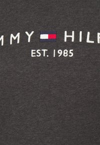 Tommy Hilfiger LOGO HOODY - Sweatshirt com capuz - dark grey heather