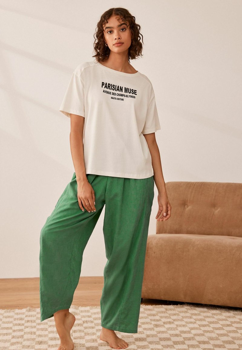 Next SHORT SLEEVE  - REGULAR FIT SET - Pyžamová súprava - green paris