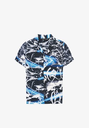 Camicia a maniche corte con bottoni, stampa astratta in stile graffiti nei colori nero, bianco e blu, e colletto aperto.