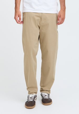 Casual Friday, CFPEPE STRETCH TAPERED FIT - Chino - tree house