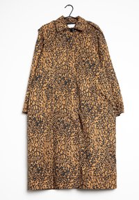 Dyreprint-frakke i brun og sort med stor krave, lange ærmer og åben front. Har en løs pasform og sidelommer.