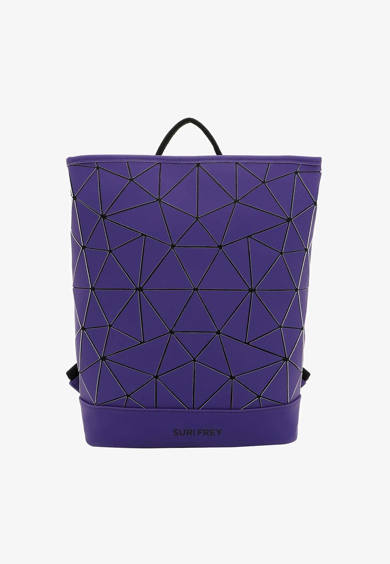 Sac à dos violet avec un motif géométrique, fabriqué en matériau texturé avec un design triangulaire et des accents noirs. Il dispose d'une poignée supérieure et de bretelles réglables.