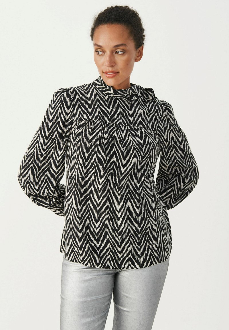 Part Two TAMINAPW BL Blouse rainy day zig zag print/black Zalando.ie