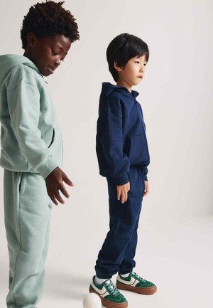 Marks & Spencer, 3PK RICH PLAIN JOGGERS - Pantaloni sportivi - navy mix