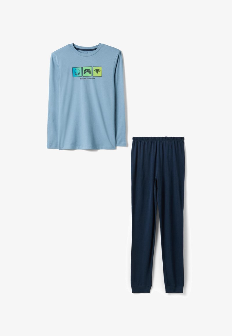 Chemise bleu clair à manches longues avec des icônes "Weekend Essentials" et pantalon bleu marine à taille élastique, ensemble de vêtements décontractés pour se détendre.