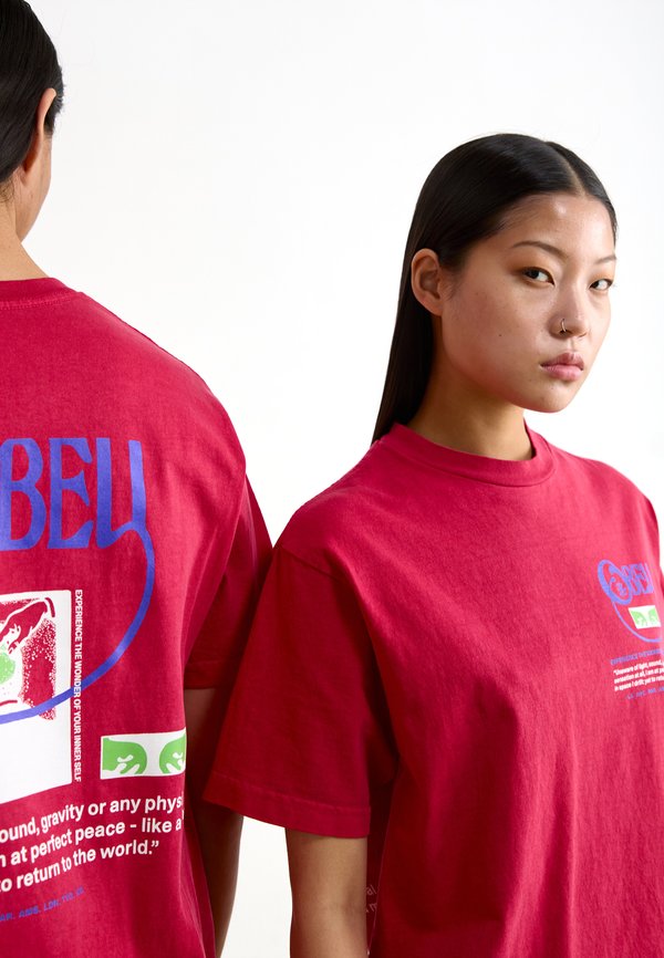 RELAX UNISEX - Print T-shirt - pigment raspberry2