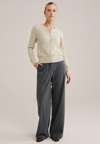 WE Fashion Cardigan - beige