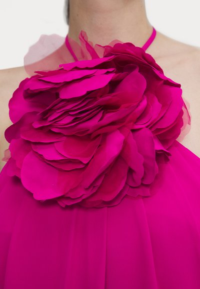 Halston ONIKA GOWN - Společenské šaty - spicy pink