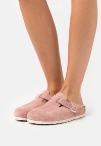 Birkenstock - BOSTON REGULAR FIT - Papucsszandálok - pink clay Miniatűr kép 1