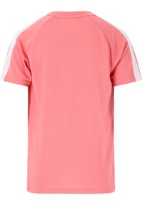 Kortärmad sporttröja i stark rosa med vita axeldetaljer. Tillverkad av lättviktig, strukturerad tyg, med rundad halsringning och normal passform.