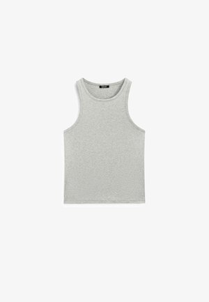 Débardeur gris en coton doux, avec un col rond et un design sans manches, texture lisse et style simple, sans embellissements.