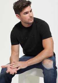 Guess - T-shirt z nadrukiem