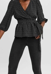 Vero Moda Blus - black