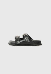 MOONOGRAM EMBOSSED - Natikače - black