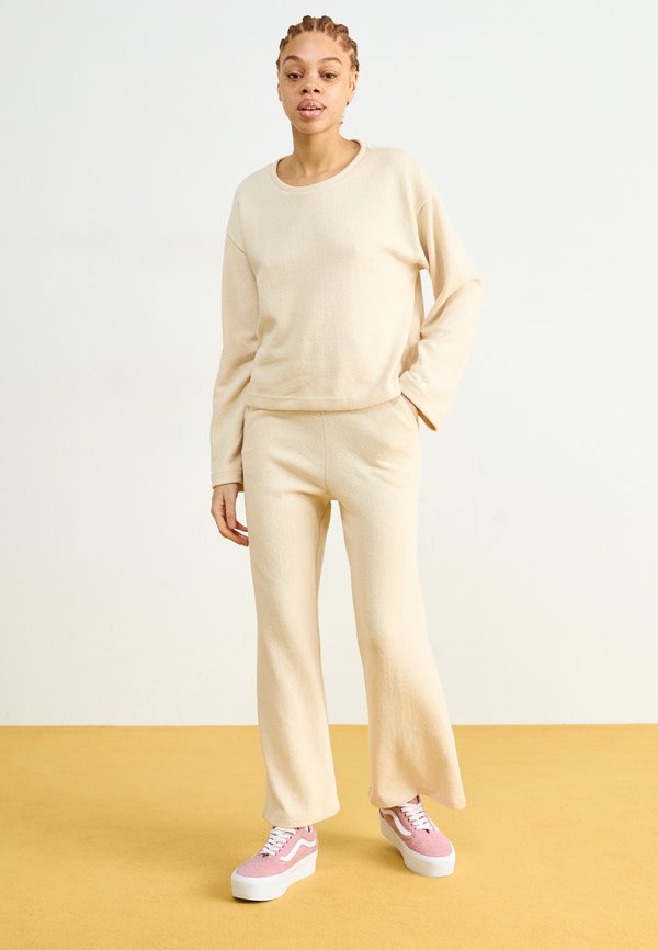 STAY PANT - Trousers - parchment2