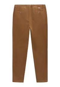 Braune Cordhosen mit geradem Schnitt, ausgestattet mit Gesäßtaschen und einem kleinen Etikett am Bund, vor einem weißen Hintergrund präsentiert.