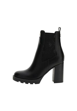 Stivale alla caviglia in pelle nera con tacco alto chunky, suola tassellata, pannello elastico laterale con motivo logo discreto e linguetta sul retro.