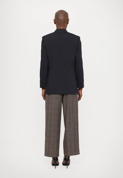 Theory Sacou - concord