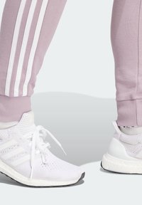 adidas Sportswear Träningsbyxor - purple