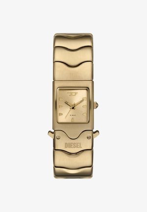 Goudkleurig rechthoekig Diesel polshorloge met metalen schakelband, analoge wijzerplaat waarop 10:10 staat en een waterbestendigheidsmarkering van "5 BAR".