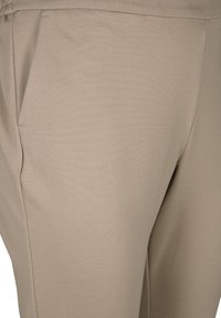 Zizzi MIT TASCHEN - Treningo apatinė dalis - silver mink