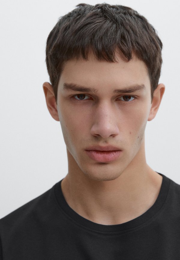 KURZÄRMELIGES  AUS REINER  - Basic T-shirt2