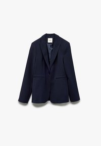 Marineblauwe blazer van textuurstof, met een enkele knoopsluiting, notch revers en twee vo pockets. Gladde voering zichtbaar aan de binnenkant.