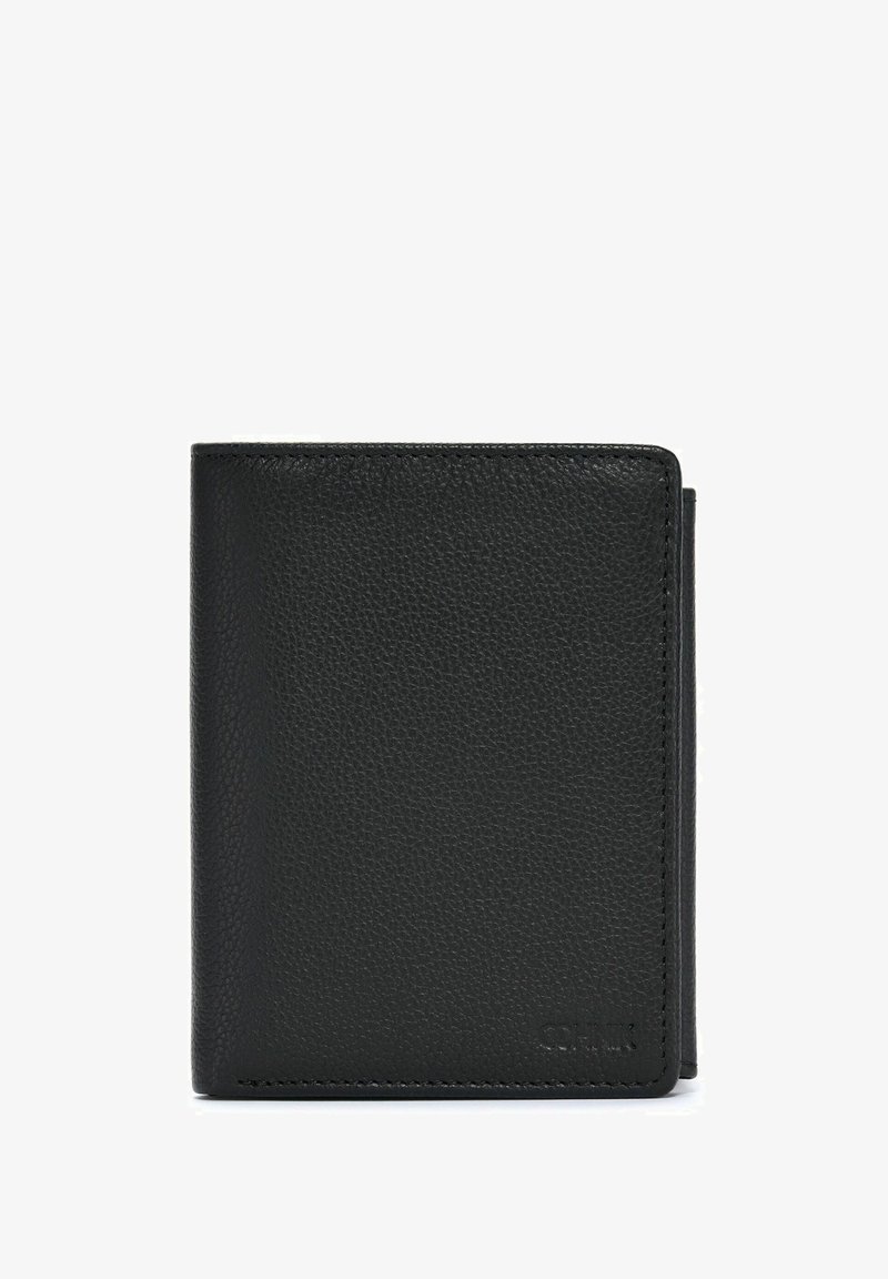 Czarny skórzany portfel z chropowatą fakturą, w formacie składanym na pół, z widocznymi szwami. Posiada wiele miejsc na karty oraz kieszonkę na monety.