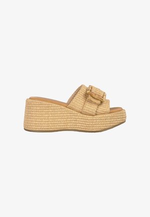 Pleciona beżowa sandałka na platformie typu slide z odkrytymi palcami, szerokim paskiem z klamrą i teksturowaną podeszwą dla dodatkowej wysokości i stylu.