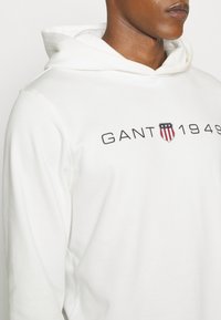 GANT Felpa con cappuccio - eggshell