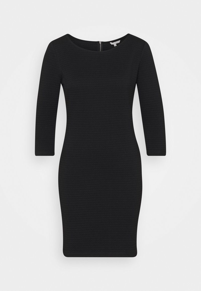 Robe noire ajustée longueur genoux avec manches trois-quarts et encolure ronde, fermée par une fermeture éclair dans le dos.